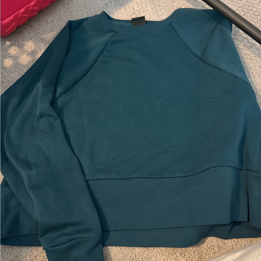 Nike oversized cropped sweatshirt